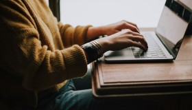 文心一言:AI智能写作助手助您轻松撰写完美文章 文心一言:AI智能写作助手助您轻松撰写完美文章