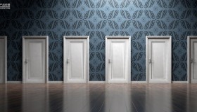 教师选择AI助手:Deepseek、文心一言与豆包哪个更实用? 教师选择AI助手:Deepseek、文心一言与豆包哪个更实用?