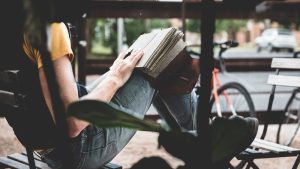 通义千问：AI写作助手的革新之道