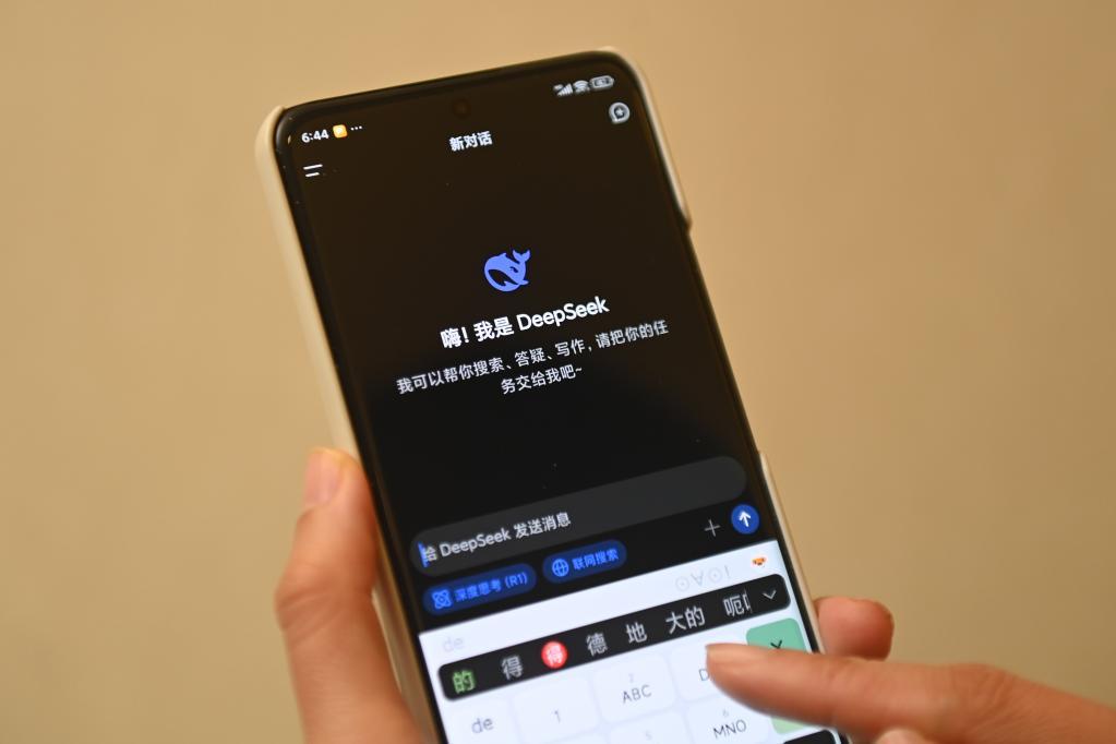如果人工智能超越作家创作，人类的创造力是否会被替代？