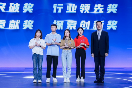 智慧数字人:在数贸会上展现无界魅力! 智慧数字人:在数贸会上展现无界魅力!