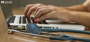 小荷AI医生：从“豆包兄弟”到未来问诊的革新之路