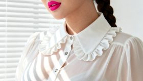 缤纷衬衫下的美丽：粉脂缀玉的AI艺术之旅