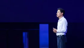 李彦宏：文心大模型日调用量突破15亿，幻觉现象已基本消失！