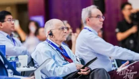 AI时代，编程还值得学习吗？诺贝尔经济学奖得主为你解答！