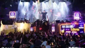 文心快码「不加班 Live」精彩落幕，代码与音乐齐奏盛宴！