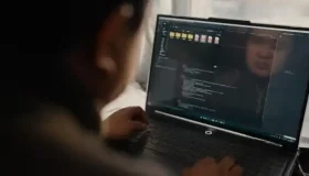 百度发布文心快码无障碍版：AI助力“看不见的眼”新体验